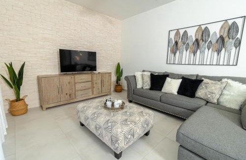 Dominicus Apartment | Elegant 2 Bedroom Apartment with Pool