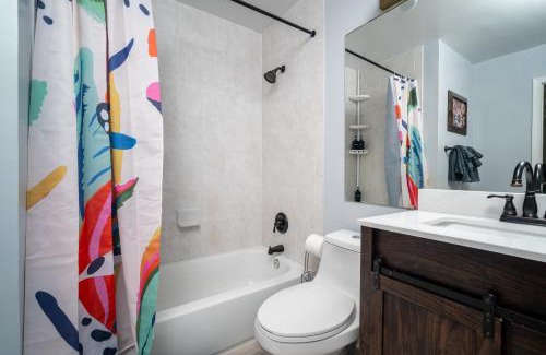 Calverton Apartment | Elegant 2 Level Urban Oasis in Silver Spring