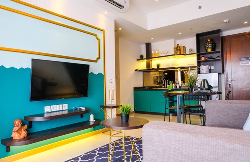Tangerang Apartment | Elegant 2BR Apartment at M-Town Signature near Shopping Mall