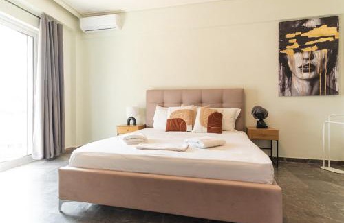 Karpenisi Apartment | Elegant 3 Bdr Apartment City Retreat in Kypseli