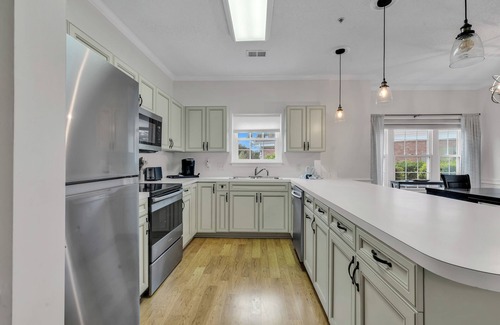 Central Myrtle Beach Condo | Elegant 3BR Condo- Magnolia North 101