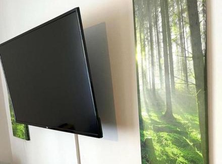 Peterlee House | Elegant 3BR Seaside Stay Walk to Beach Ideal for Families or Groups