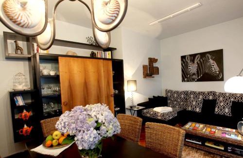 Malpica de Bergantinos Apartment | Elegant Apartment in Malpica with Sea View