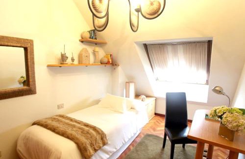 Malpica de Bergantinos Apartment | Elegant Apartment in Malpica with Sea View