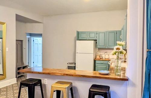 Allentown Apartment | Elegant apartment with free onsite parking