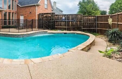 Richardson House | Elegant, comfy, a retreat w/Pool