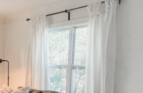 Crystal House | Elegant💜Cozy 4BR/2BA⭐️7 Comfy Beds🛌