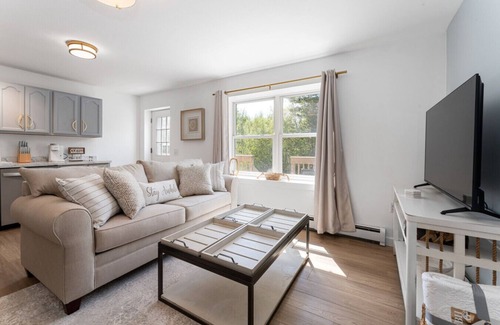 Trenton Condo | Elegant Escape near Bar Harbor/Acadia Park 8