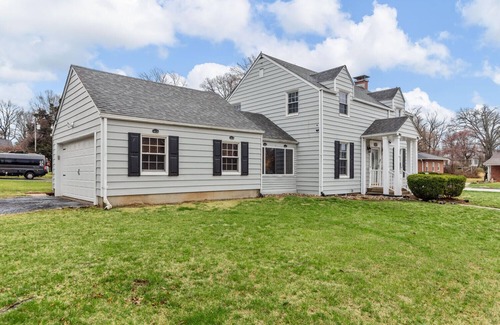 Belleville House | Elegant Estate 3 bedroom 2.5 Bath with bonus room