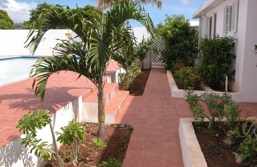 Rendezvous Bay Villa | Elegant Family Friendly Villa with pool overlooking Rendezvous Bay
