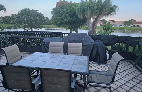 Boynton Beach House | Elegant Lake View Retreat