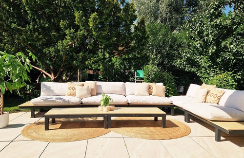 Leidschenveen-Ypenburg House | Elegant Luxury Villa with Large Garden, Near Beach & City