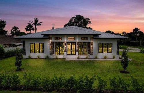 Big Cypress Golf and Country Club Hotel | Elegant Naples Studio with Huge Bathroom