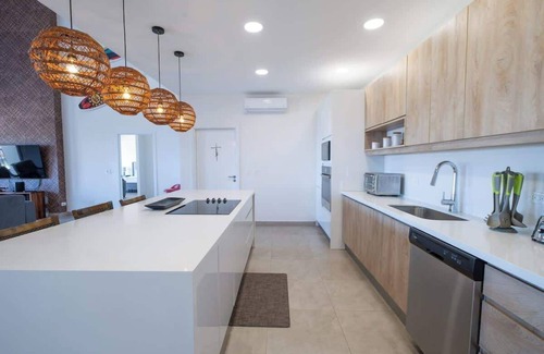 Barrio Santa Lucia Condo | Elegant Oceanview Penthouse - Steps from Jaco Beach & Nightlife