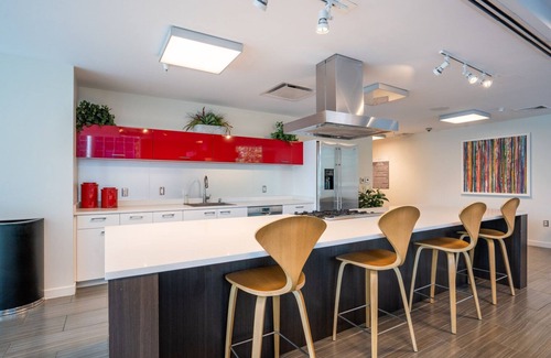 Downtown San Jose Apartment | Elegant San Jose 1BR w/Gym, Roof & W/D, nr highways, by Blueground