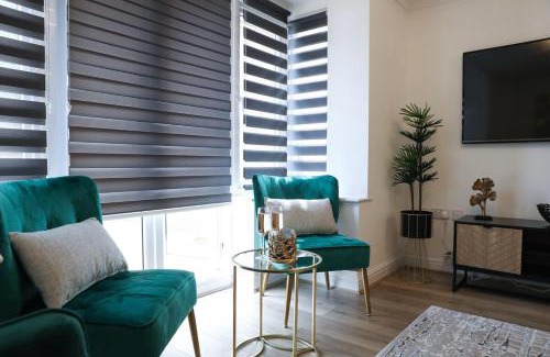Langley Marish Apartment | Elegant & Serene 3-BR Retreat Minutes from Heathrow Airport-London- Slough central-Legoland-Ascot-Windsor for Contractors-Families-Relocators-Businesses