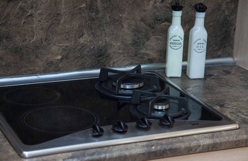 Petralona Apartment | Elegant Spacious 2 Bd Apt in Petralona