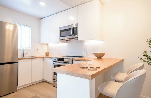 Wilshire Montana Apartment | Elegant Studio Santa Monica