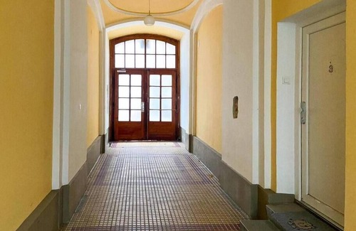 Josefstadt Apartment | Elegant Suite Altes AKH