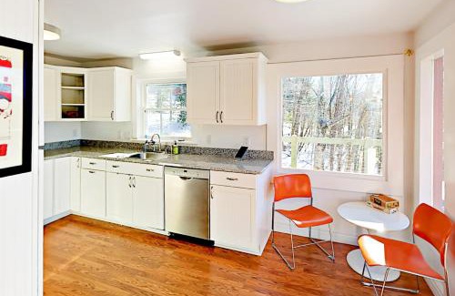 Black Mountain House | Elevation Station