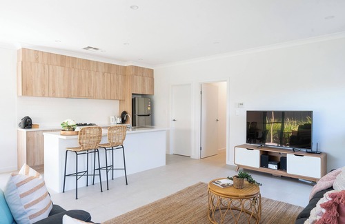 Warradale House | Ella House II - New 3Br 2Bath, Wifi, 2 Living