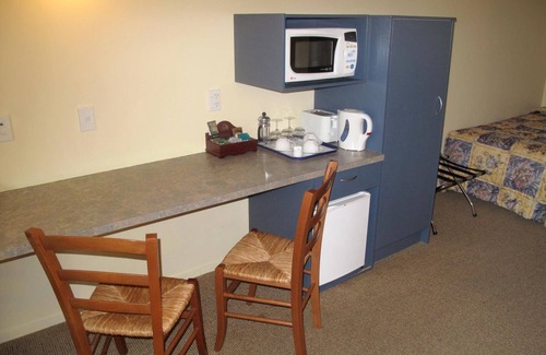 Paraparaumu Hotel | Elliotts Kapiti Coast Motor Lodge
