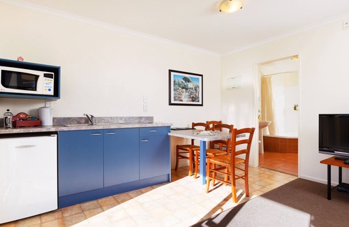 Paraparaumu Hotel | Elliotts Kapiti Coast Motor Lodge