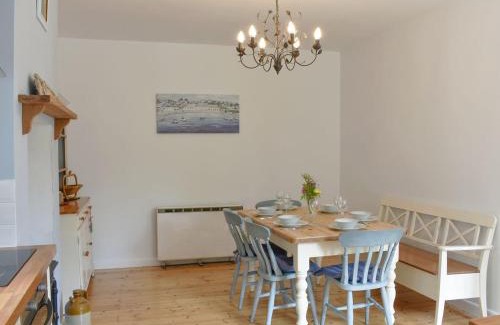 Ventnor House | Elm Cottage