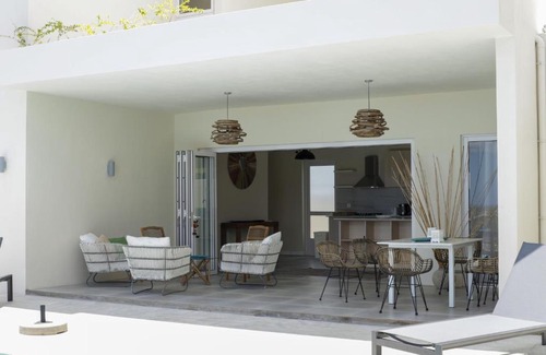 Albion Villa | ELOMY VILLA