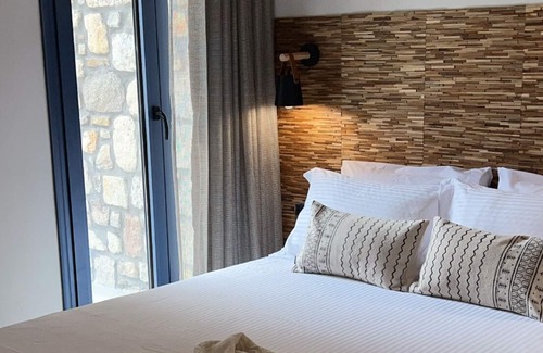 Myrina Villa | Elysian Exclusive Stone Villas / Exclusive Jacuzzi