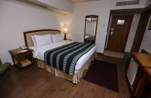 Karachi Hotel | Embassy Inn