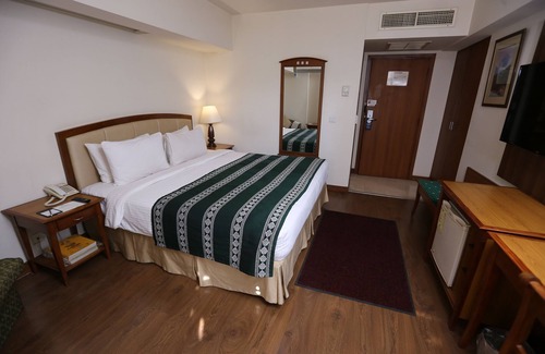 Karachi Hotel | Embassy Inn