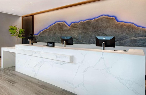 Alpharetta Hotel | Embassy Suites By Hilton Alpharetta Halcyon