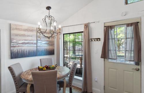 Shreveport House | Emerald Cottage With Kayaks & Canoes & Firepit