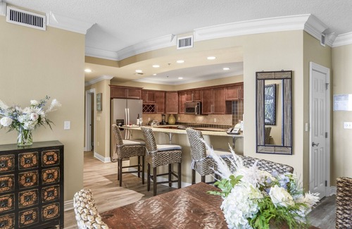 Destin Apartment | Emerald Grande Condominiums at HarborWalk Village