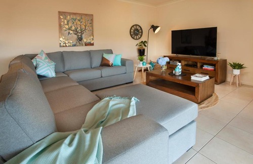 Emerald House | Emerald Lodge