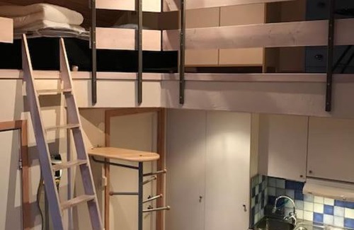 Falkenberg Apartment | En mysig liten lägenhet med egen uteplats.
