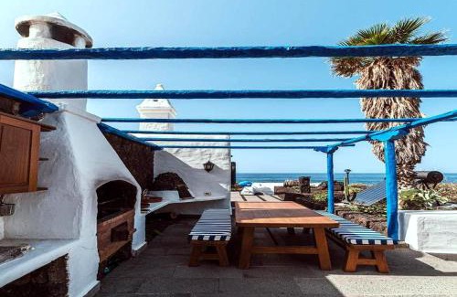 Isora Villa | En primera linea del mar con piscina