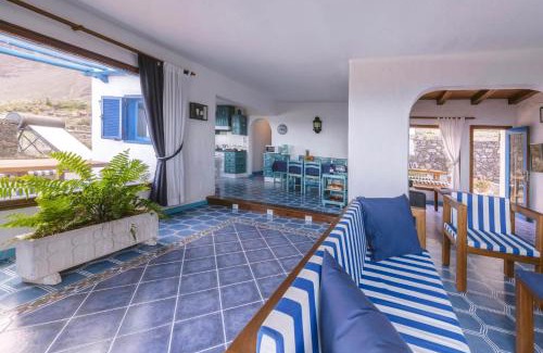 Isora Villa | En primera linea del mar con piscina