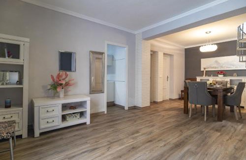 Aguilas Ski Chalet | Encantadora Casa De Dos Plantas En Pleno Centro