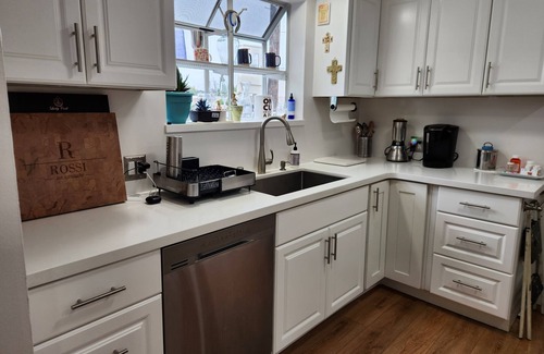 Del Rey House | Enchanting 2-bedroom house with AC in Los Angeles