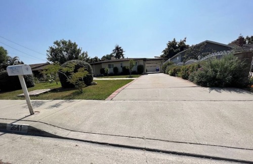 Mayflower Village House | Enchanting 2-bedroom house with AC in Arcadia
