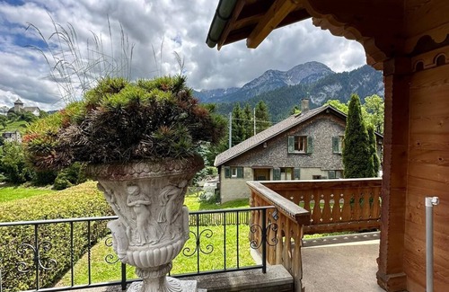Chateau-d'Oex Ski Chalet | Enchanting 4BR Chalet Nestled in the Heart of a Pristine Apine Landscape