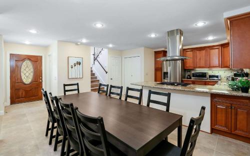 Corona del Mar House | Enchanting Iris - Close to Beach