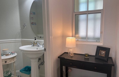 Fallbrook Resort | Enchanting Luxury 1-Level Home, Lagoon Style Infinity Pool & Spa, Private 1 Acre