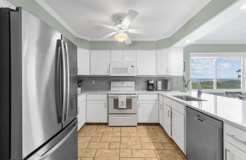 Duck Condo | End Unit Oceanfront condo 2 min to beach 1.5 if you run RELAX REJUVENATE