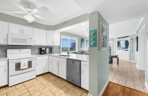 Duck Condo | End Unit Oceanfront condo 2 min to beach 1.5 if you run RELAX REJUVENATE