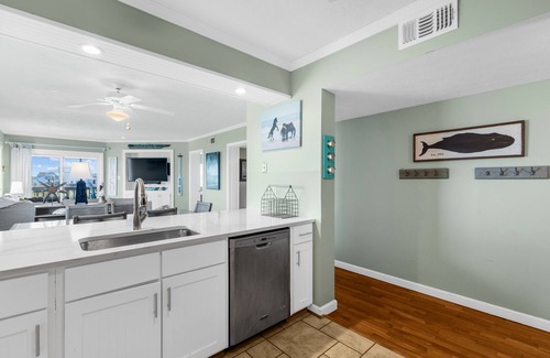 Duck Condo | End Unit Oceanfront condo 2 min to beach 1.5 if you run RELAX REJUVENATE