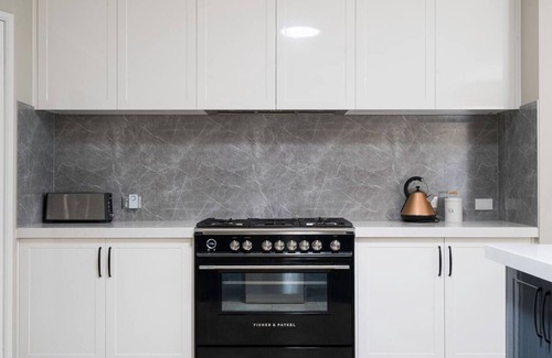 Mornington House | Endless Entertainment on the Coast A Family Oasis