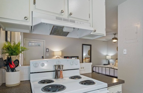 Old Enfield Apartment | Enfield #114 xxxxxxx